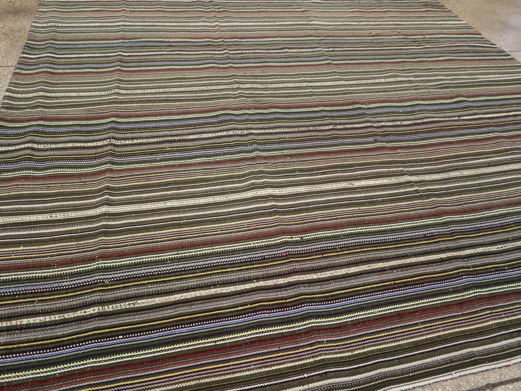 Tappeto turco a trama piatta della metà del XX secolo, Kilim quadrato di piccole dimensioni per la stanza In condizioni ottime in vendita a New York, NY