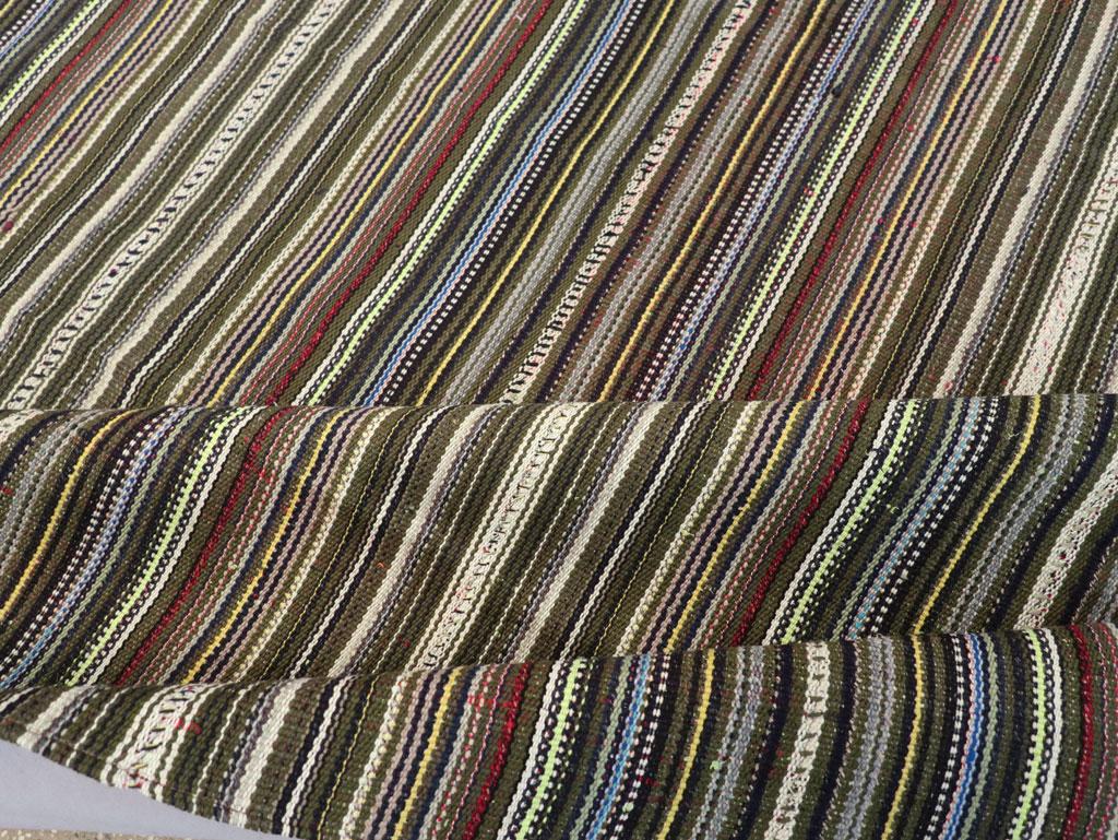 Lana Tappeto turco a trama piatta della metà del XX secolo, Kilim quadrato di piccole dimensioni per la stanza in vendita
