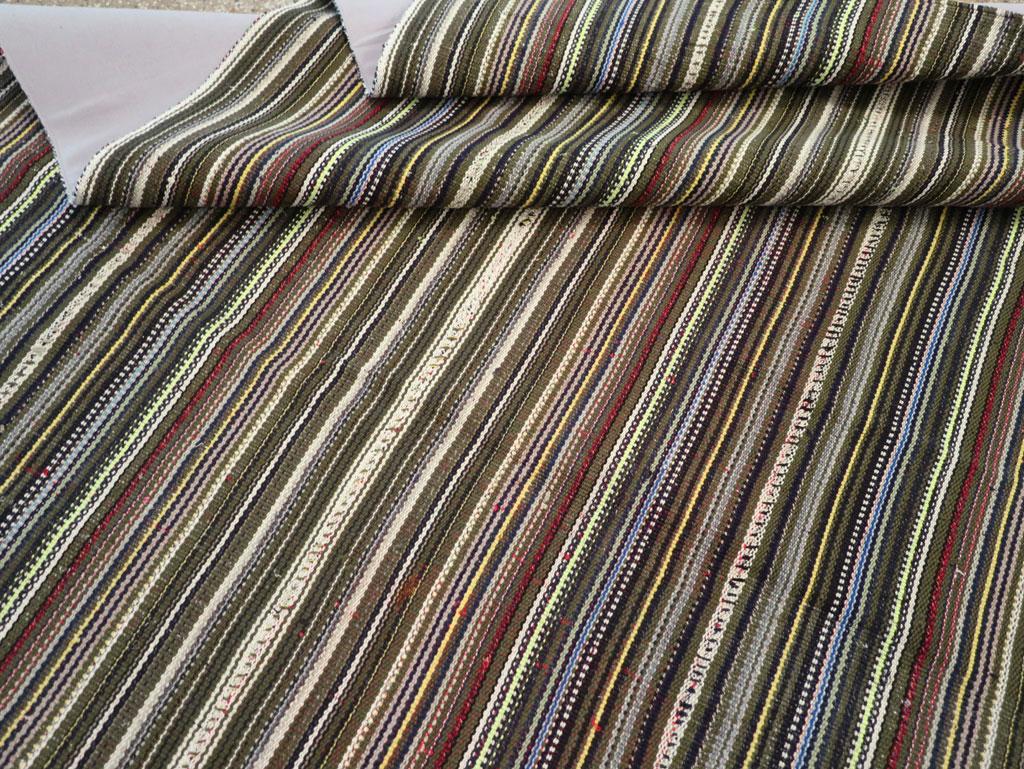 Tappeto turco a trama piatta della metà del XX secolo, Kilim quadrato di piccole dimensioni per la stanza in vendita 1