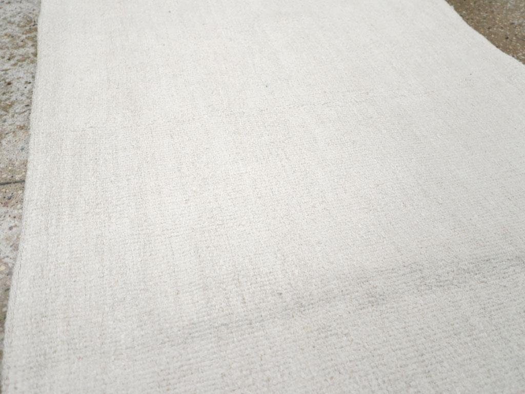 Alfombra turca de tejido plano Kilim de mediados del siglo XX hecha a mano Moderno en venta