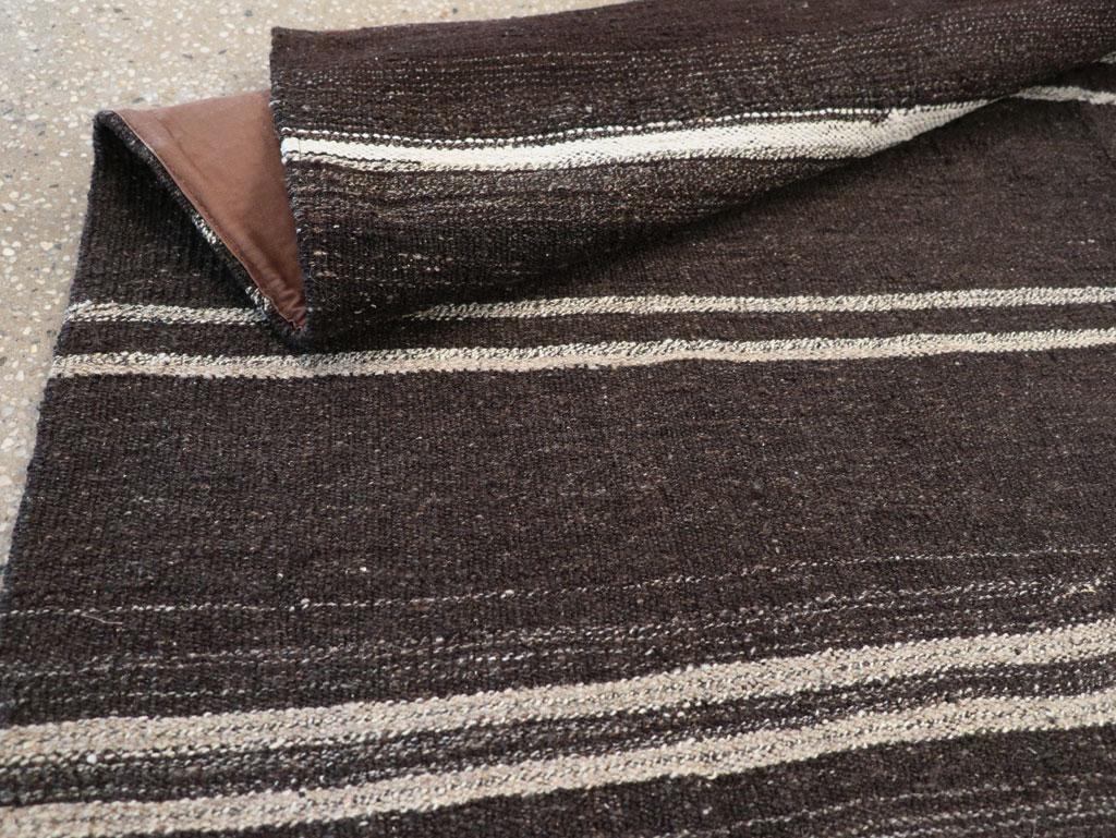 Mid-20th Century Handmade Turkish Flatweave Kilim Throw Rug in Brown-Black For Sale 2
