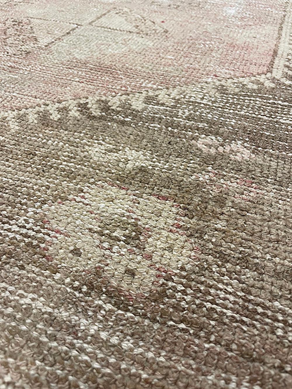 Runner turco fatto a mano della metà del 20° secolo della collezione Silk Road Rug Inc in vendita 2