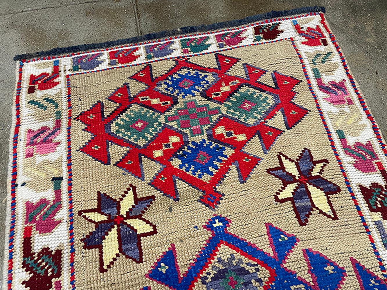 Runner turco fatto a mano della metà del 20° secolo della collezione Silk Road Rug Inc in vendita 4