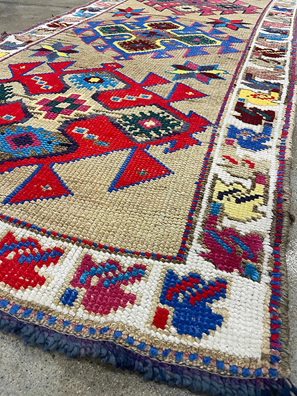 Runner turco fatto a mano della metà del 20° secolo della collezione Silk Road Rug Inc in vendita 5