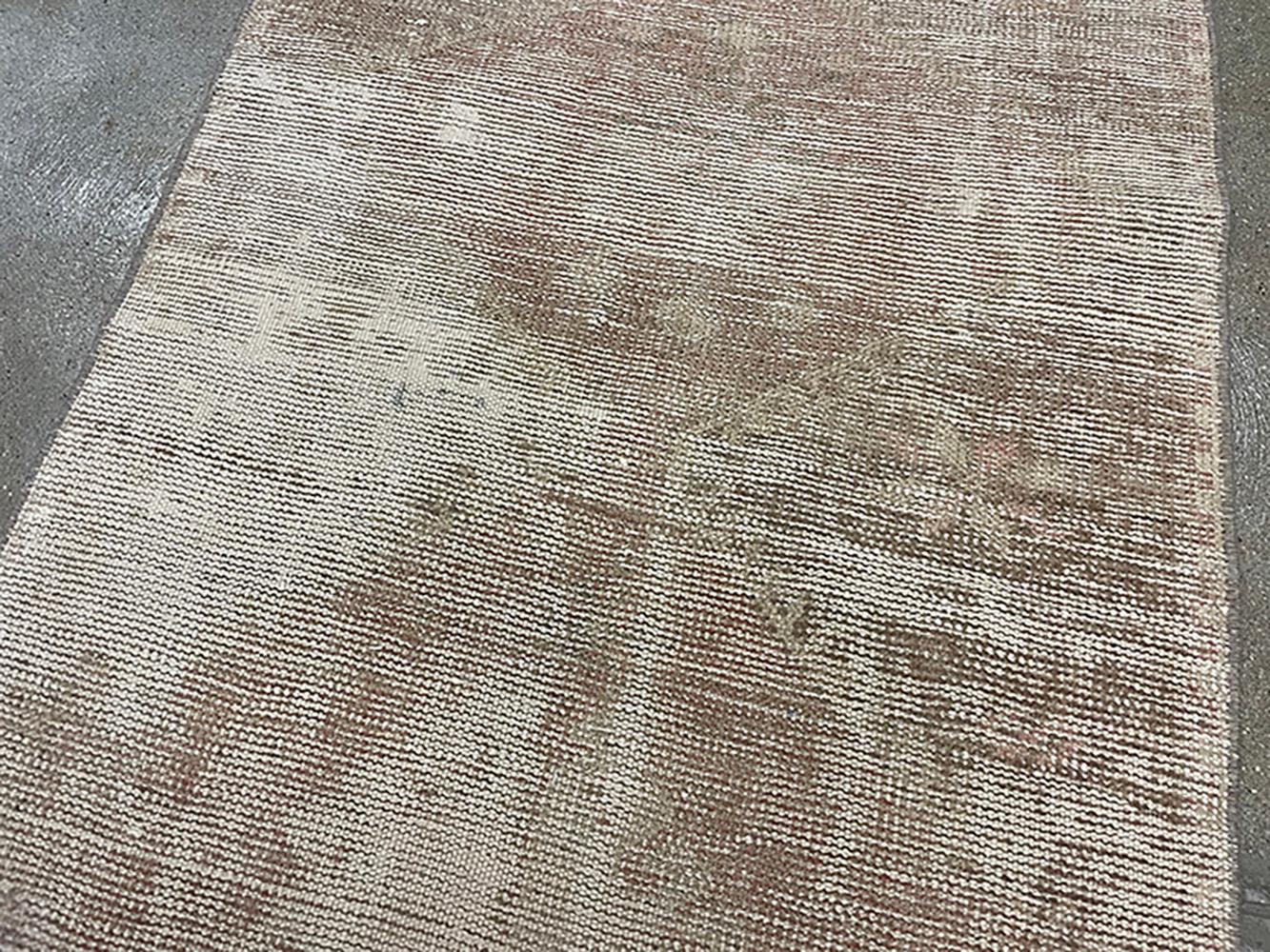 Runner turco fatto a mano della metà del 20° secolo della collezione Silk Road Rug Inc In condizioni buone in vendita a Los Angeles, CA