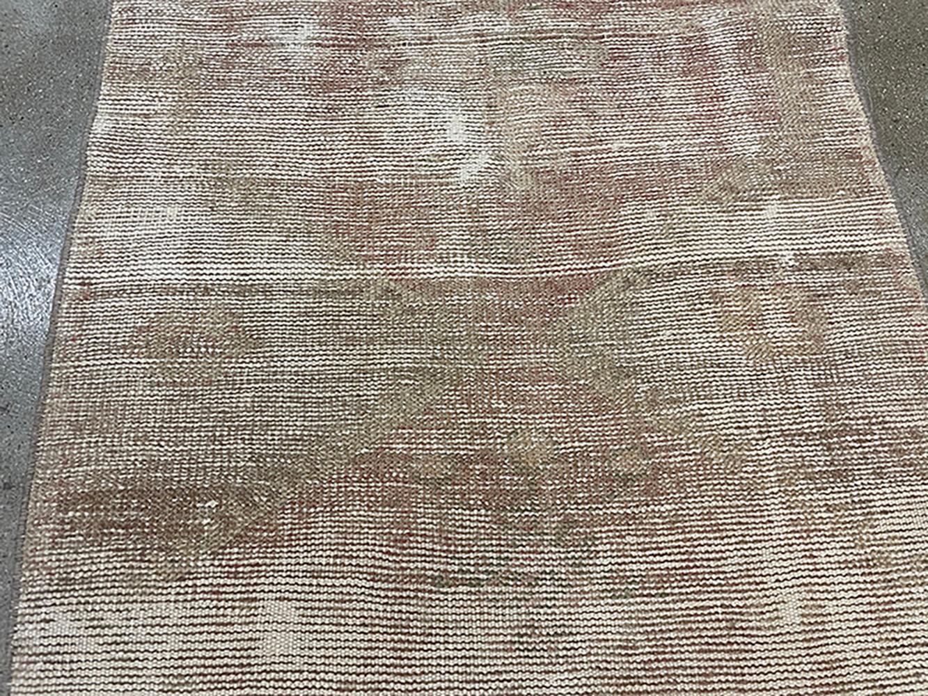 XX secolo Runner turco fatto a mano della metà del 20° secolo della collezione Silk Road Rug Inc in vendita