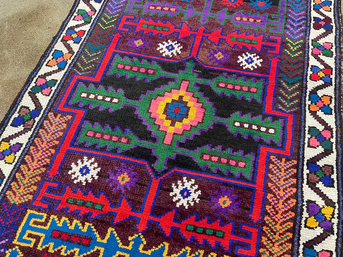XX secolo Runner turco fatto a mano della metà del 20° secolo della collezione Silk Road Rug Inc in vendita