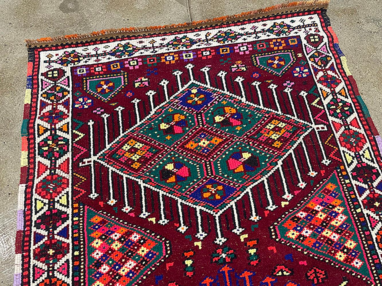 Lana Runner turco fatto a mano della metà del 20° secolo della collezione Silk Road Rug Inc in vendita