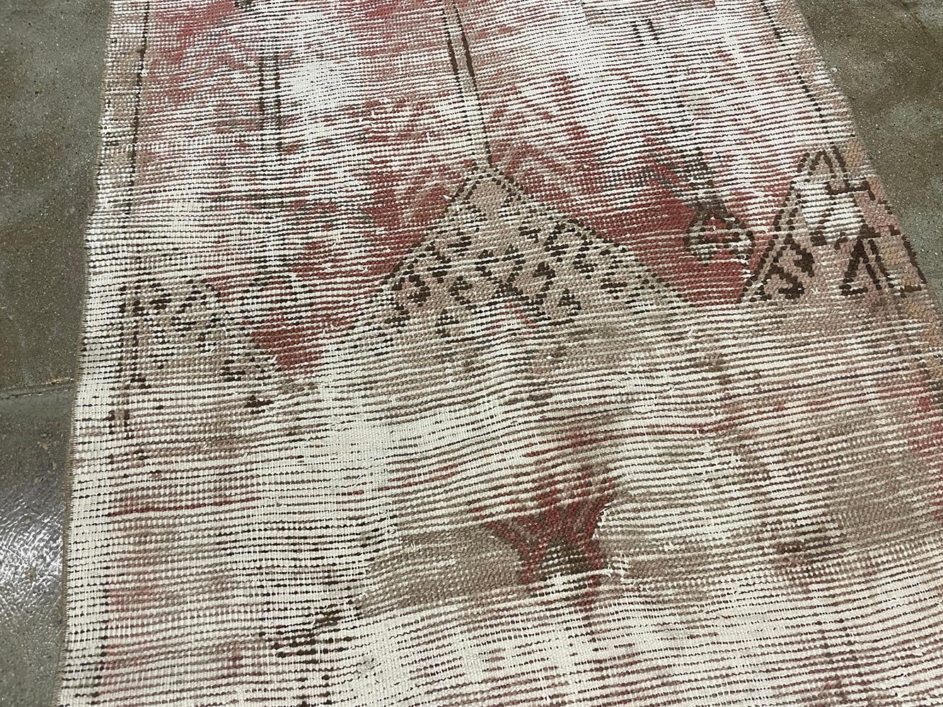 Lana Runner turco fatto a mano della metà del 20° secolo della collezione Silk Road Rug Inc in vendita