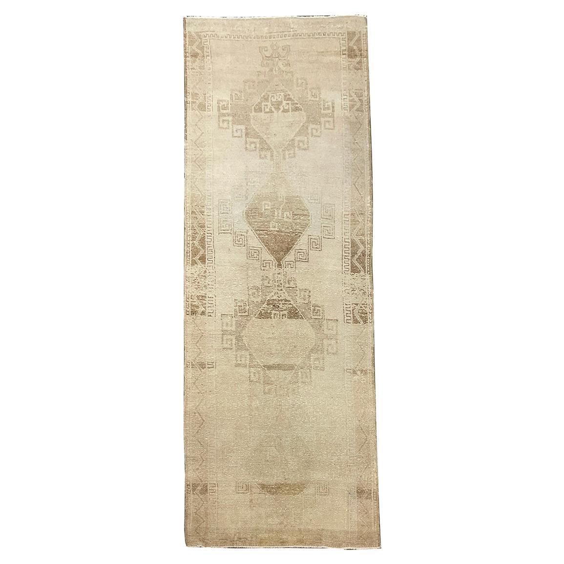 Handgefertigter türkischer Läufer aus Seiden- Road Rug Inc-Kollektion aus der Mitte des 20. Jahrhunderts
