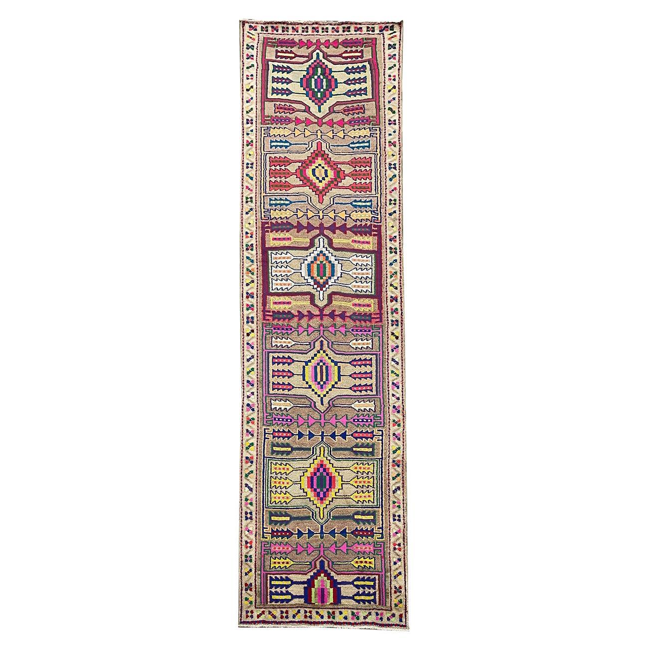 Handgefertigter türkischer Läufer aus Seiden- Road Rug Inc-Kollektion aus der Mitte des 20. Jahrhunderts