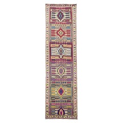 Tapis de couloir turc fait main du milieu du 20e siècle de la collection Road Rug Inc