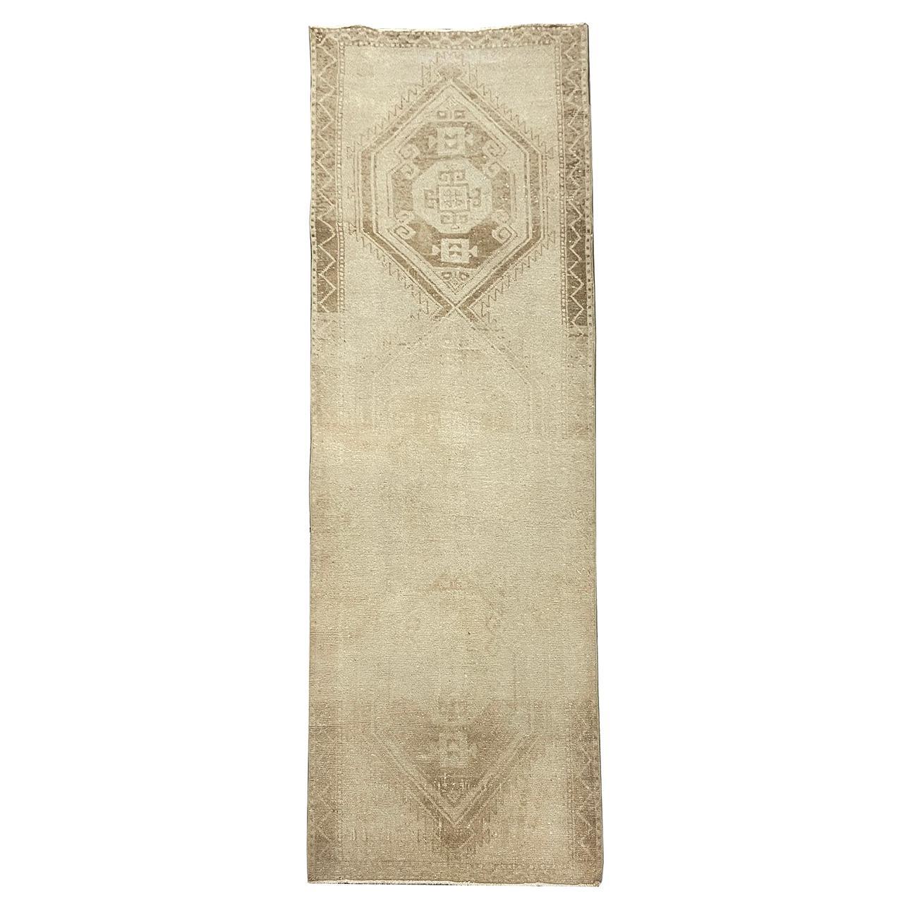 Handgefertigter türkischer Läufer aus Seiden- Road Rug Inc-Kollektion aus der Mitte des 20. Jahrhunderts