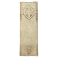 Tapis de couloir turc fait main du milieu du 20e siècle de la collection Road Rug Inc