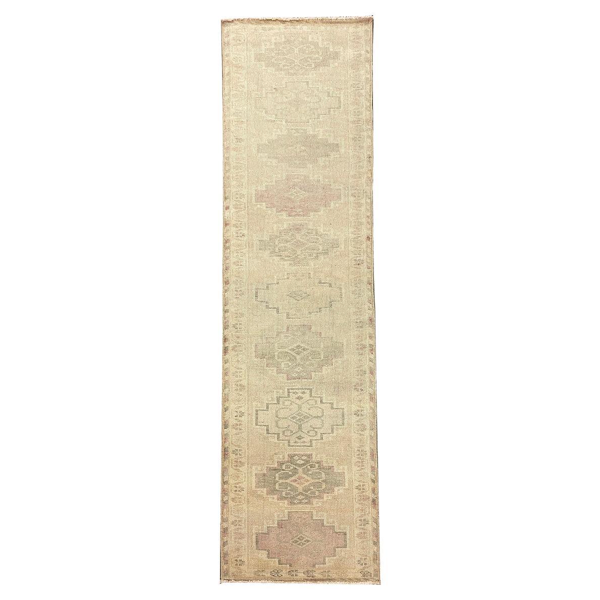 Handgefertigter türkischer Läufer aus Seiden- Road Rug Inc-Kollektion aus der Mitte des 20. Jahrhunderts
