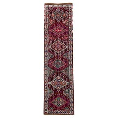 Tapis de couloir turc fait main du milieu du 20e siècle de la collection Road Rug Inc