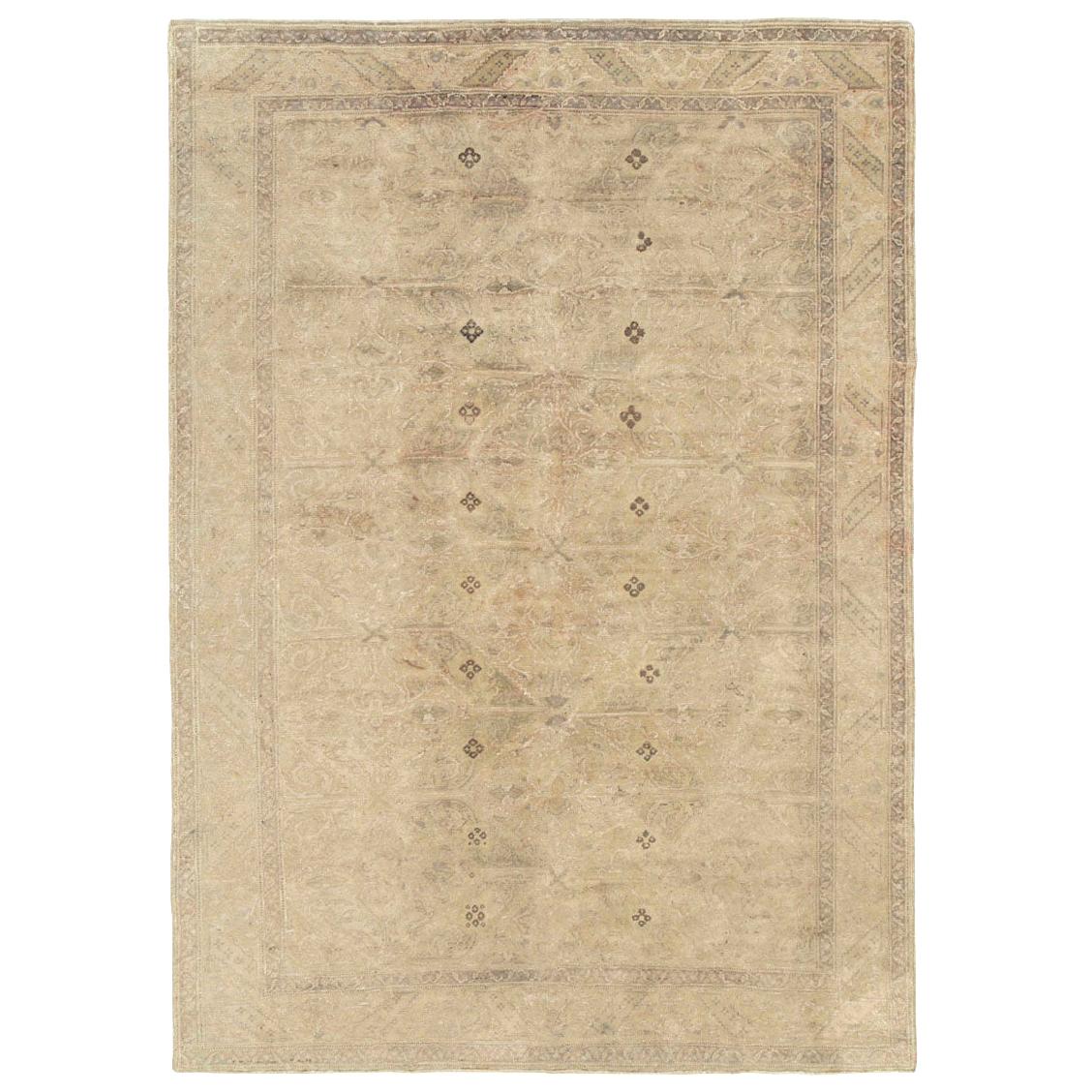 Mid-20th Century Handmade Turkish Sivas Accent Rug in Cream and Mauve