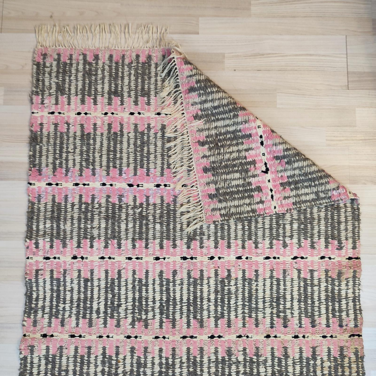 Mid 20th Century Handwoven Cotton Rag Rug For Sale 1