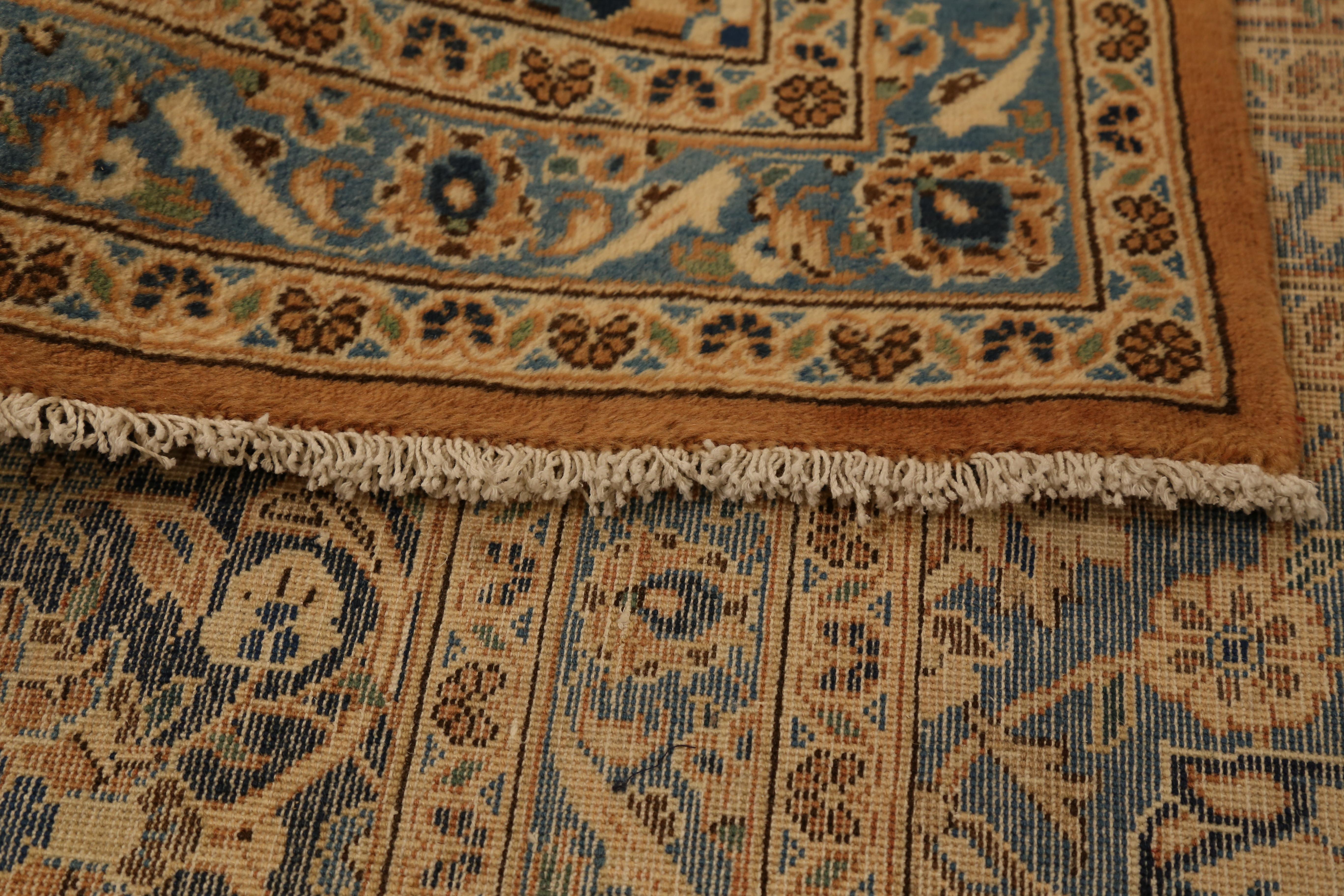 Hand-Woven Mid-20th Century Handwoven Persian Rug Kashan Design For Sale