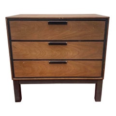 Petite commode à 3 tiroirs de style Harvey Probber du milieu du 20e siècle