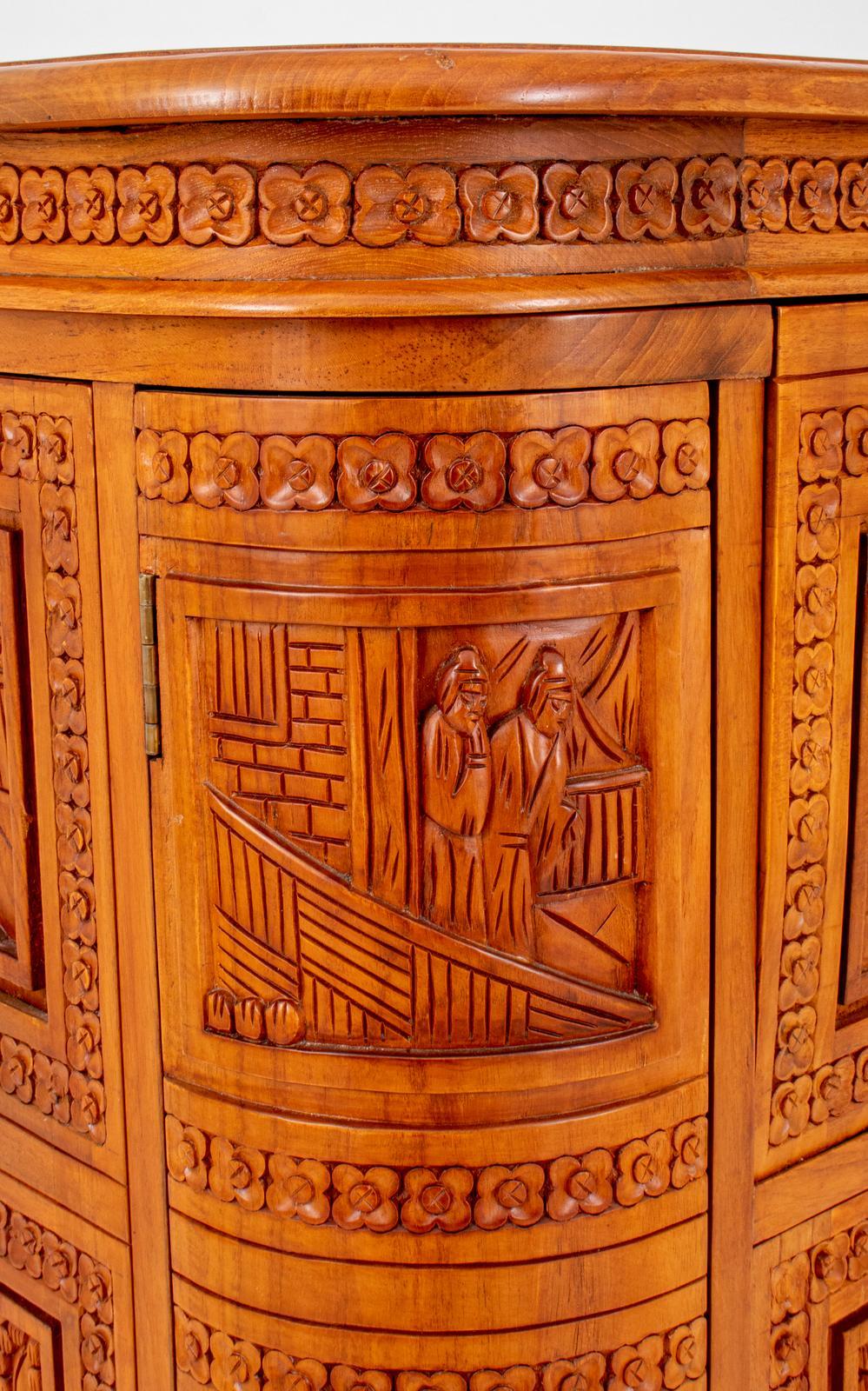 Mid-20th Century Heavily Hand Carved Wood Cocktail Bar Cabinet In Good Condition For Sale In Tarry Town, NY