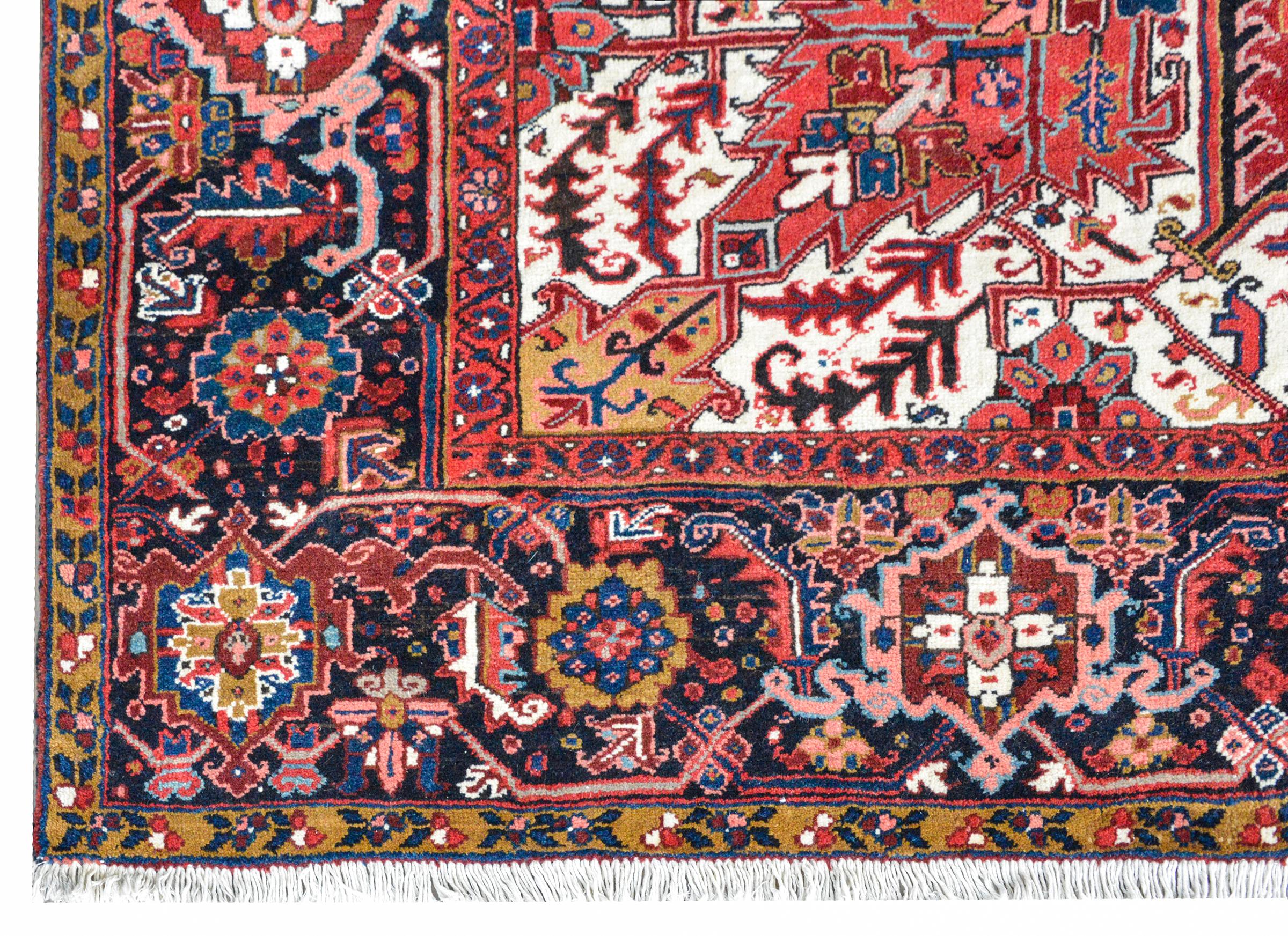 Mid-20th Century Heriz Rug For Sale 1