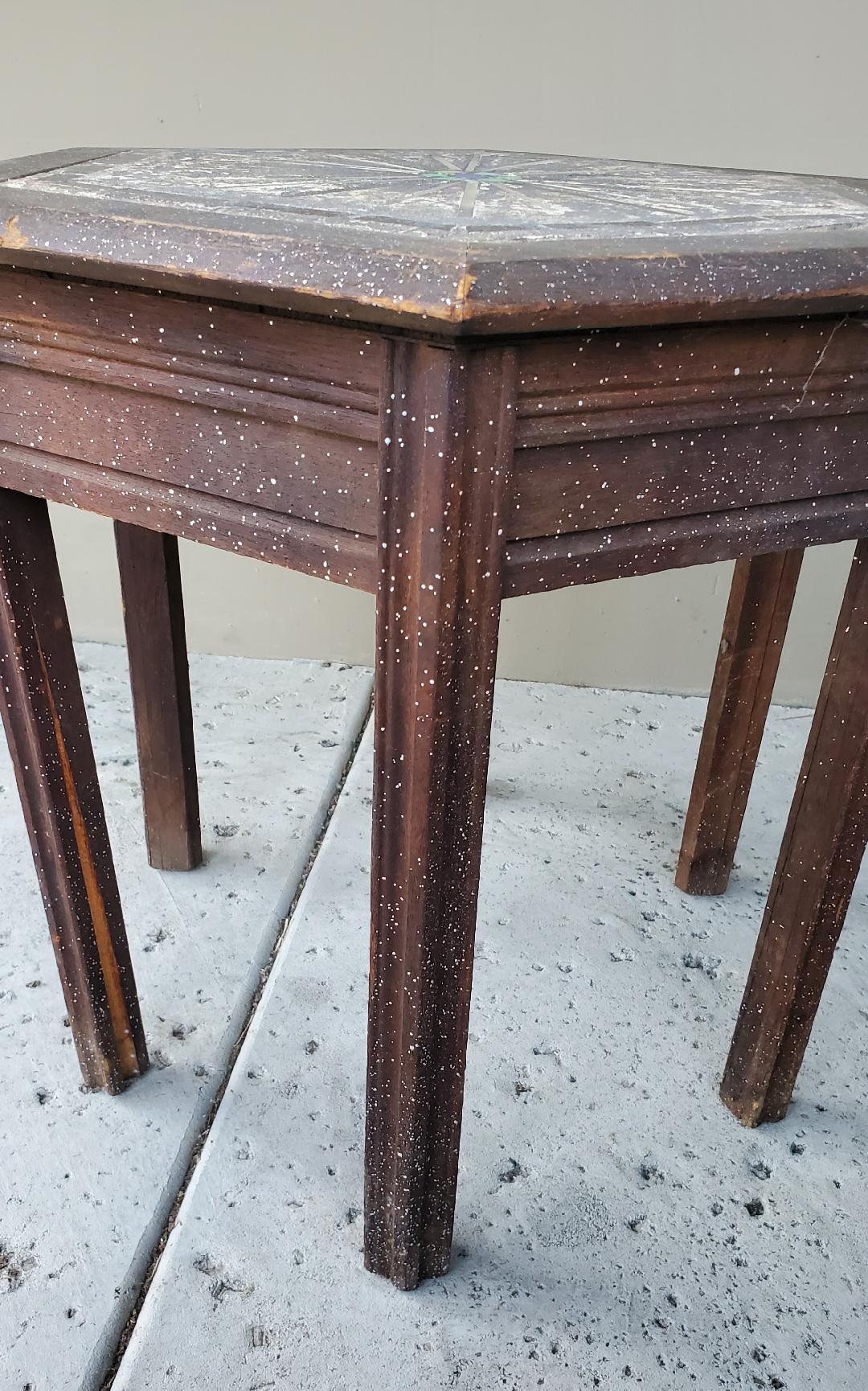 Table d'appoint en chêne à mosaïque hexagonale du milieu du 20e siècle Wabi Sabi en vente 5