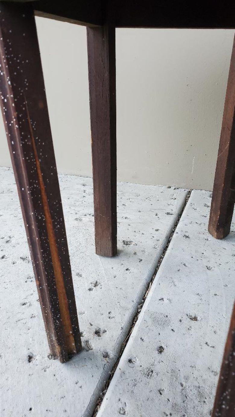 Table d'appoint en chêne à mosaïque hexagonale du milieu du 20e siècle Wabi Sabi en vente 6