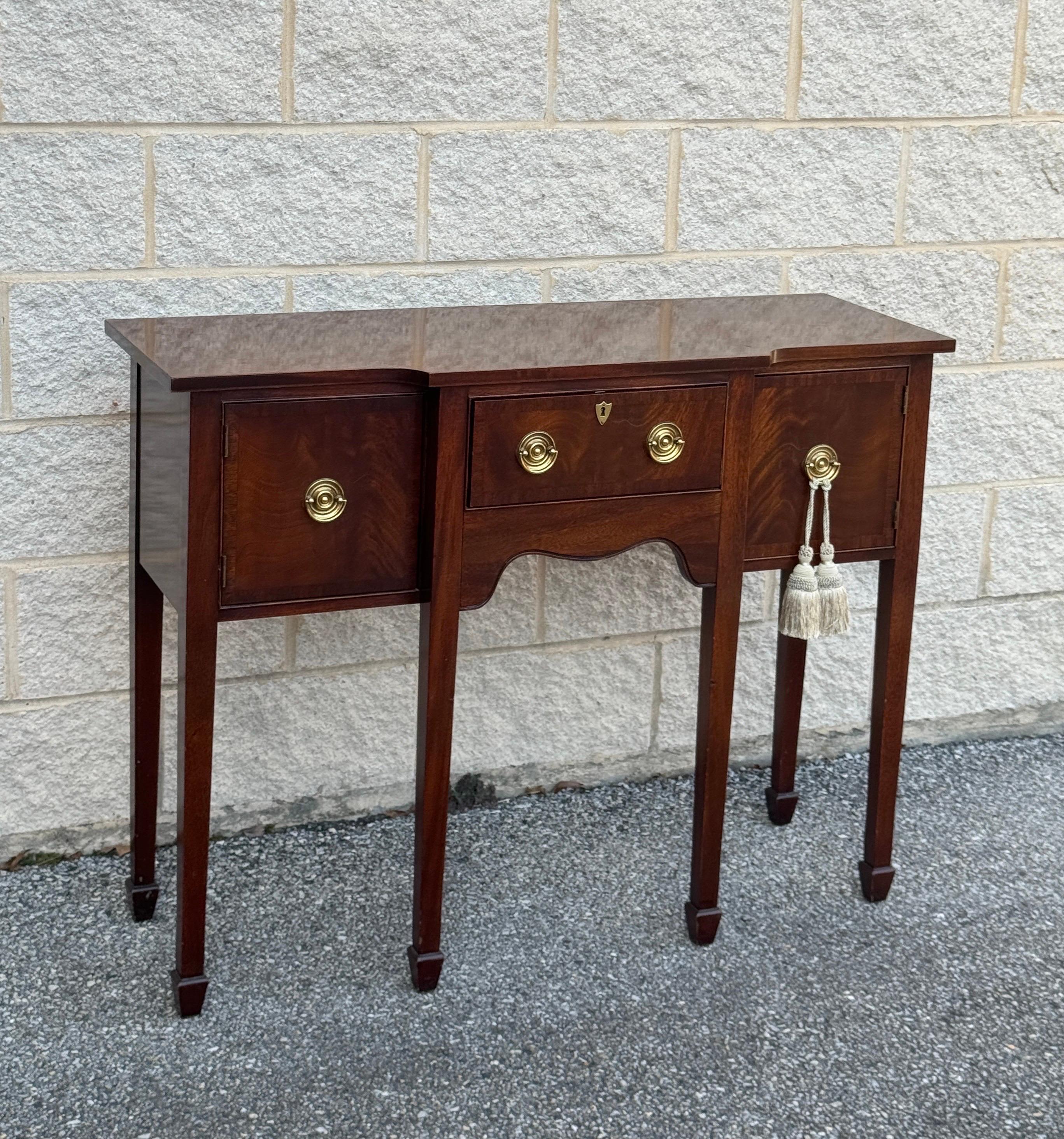 Federal Mid 20th Century Hickory Chair Mahogany Traditional Console Table 