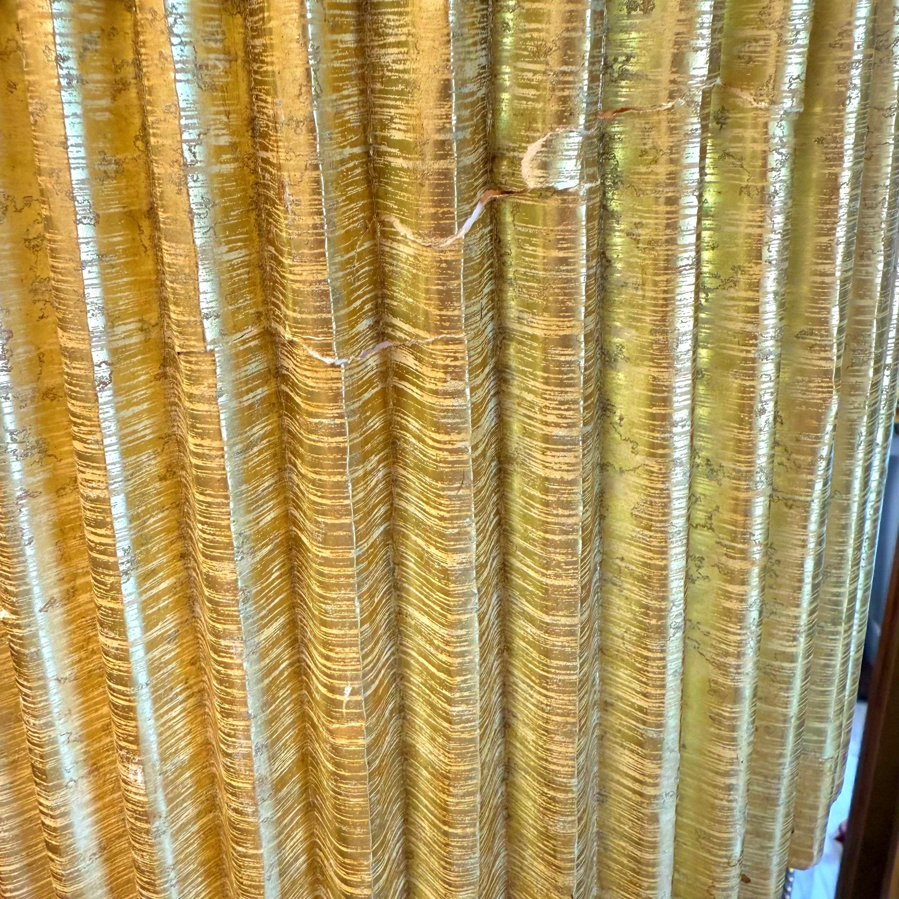 Mitte des 20. Jahrhunderts Hollywood Regency Glaslampe mit goldenem Schirm im Angebot 5