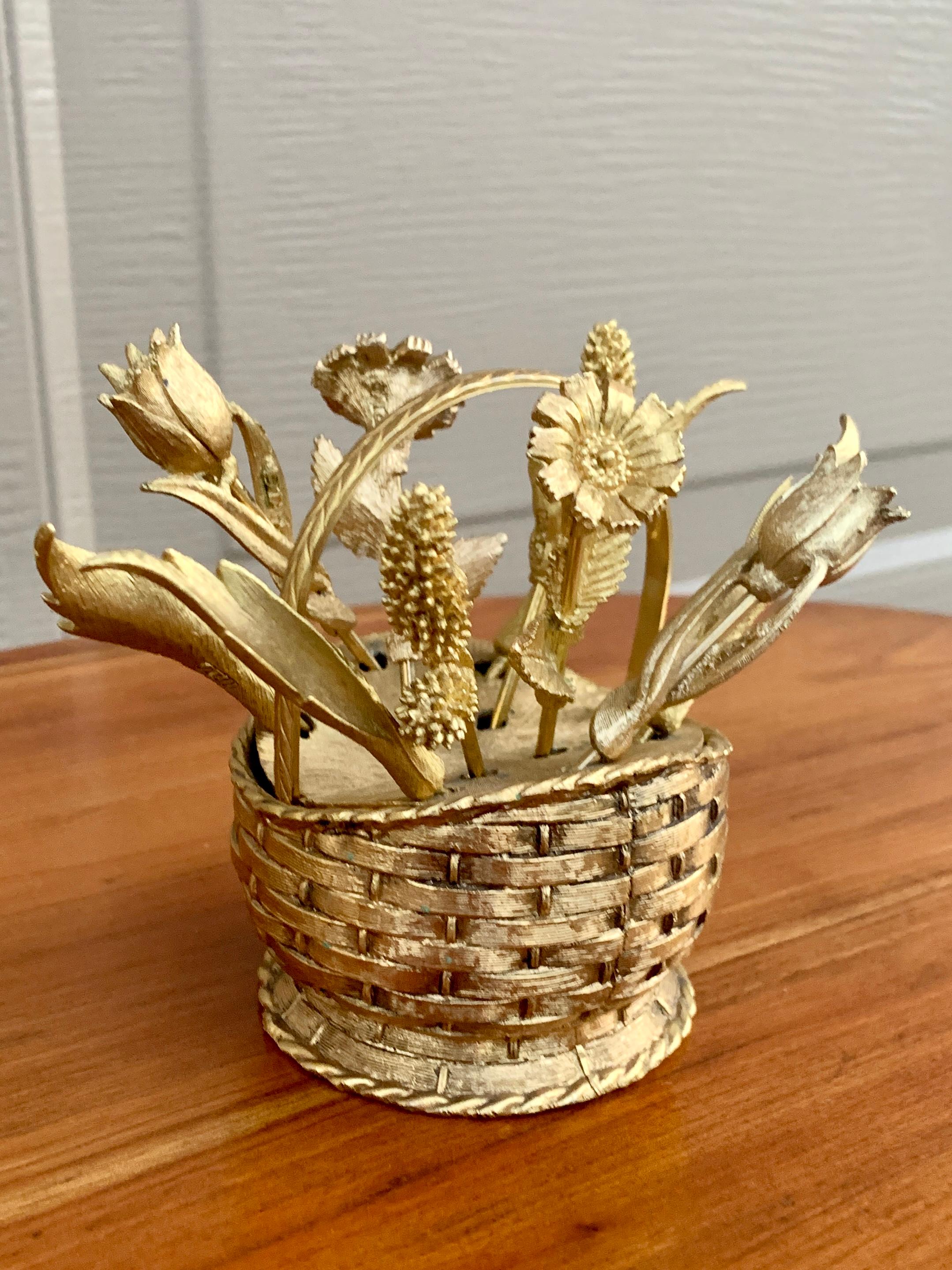 Metal Mid-20th Century Hollywood Regency Gold Flower Basket Cocktail Picks, Set of 10 For Sale