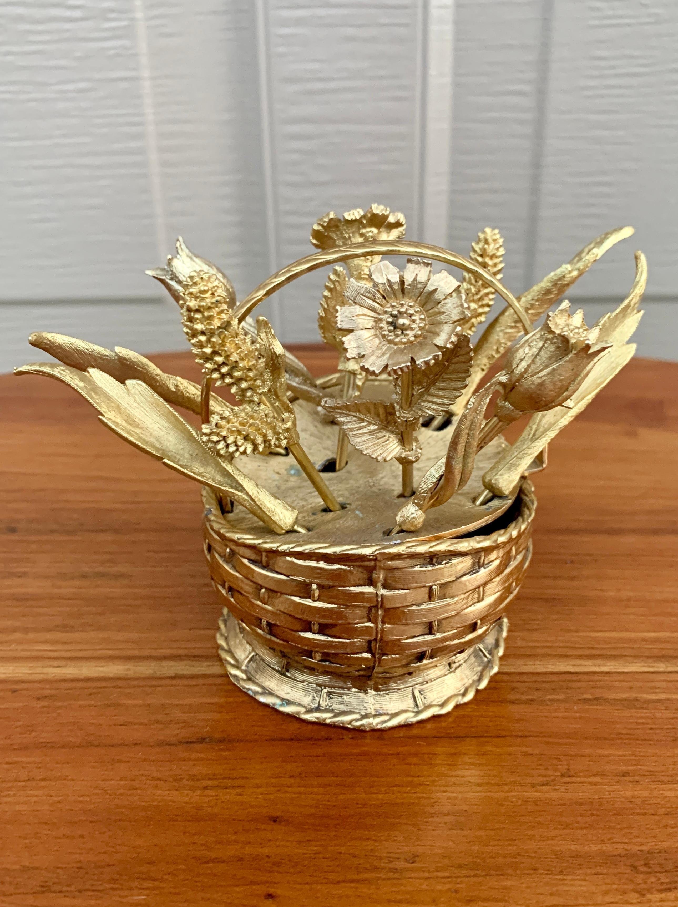 Mid-20th Century Hollywood Regency Gold Flower Basket Cocktail Picks, Set of 10 For Sale 4