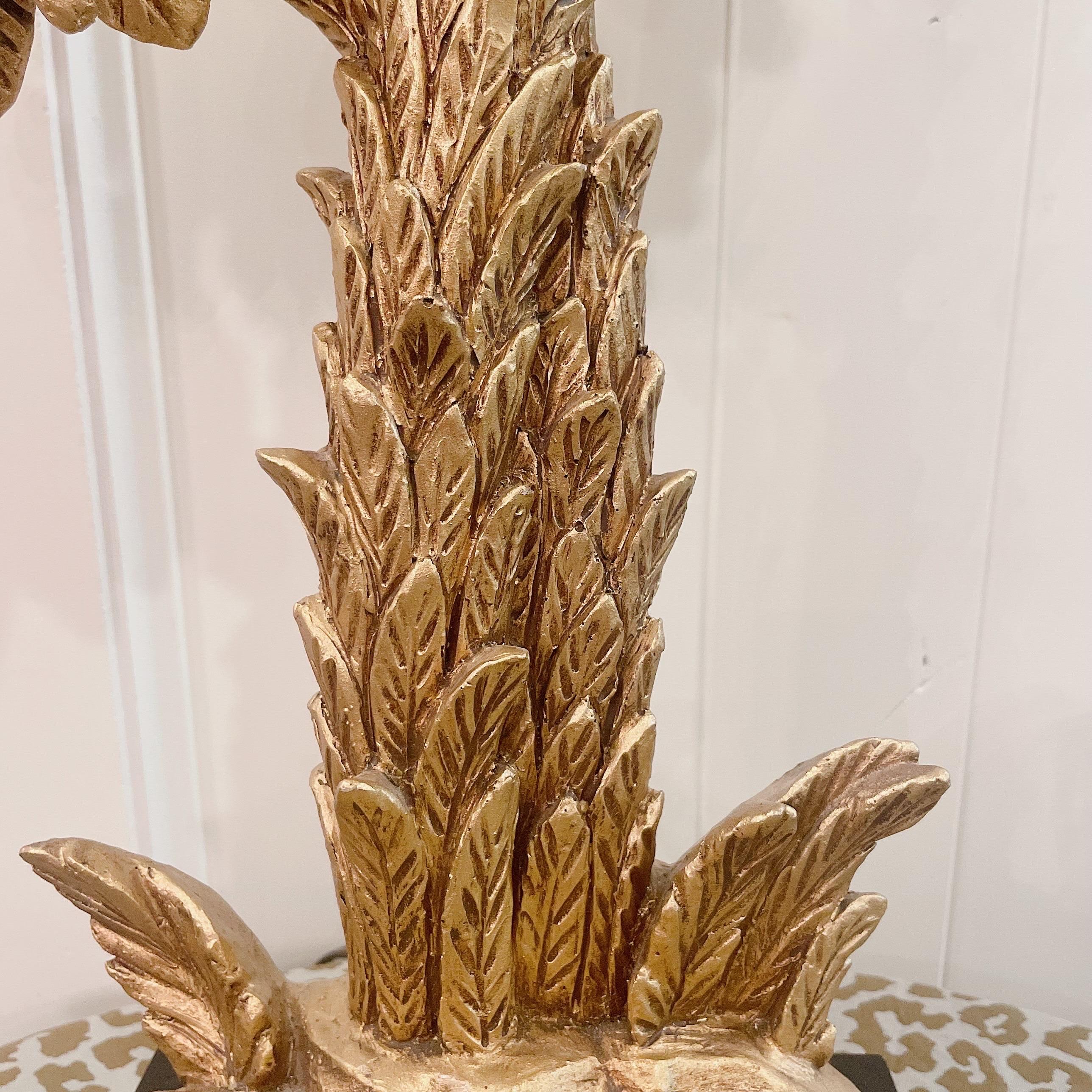 Mitte des 20. Jahrhunderts Hollywood Regency Gold Palmenbaum Palmenblatt Tischlampe im Angebot 5