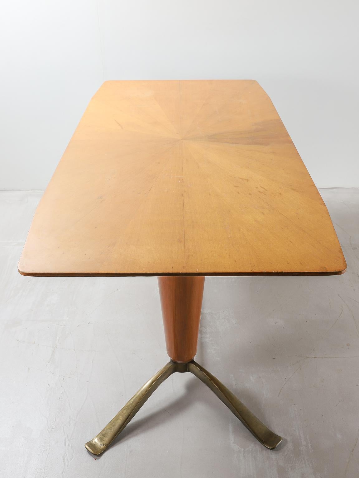 Italian Mid-20th Century Honey Coloured Starburst Pattern Dining Table with Brass Feet