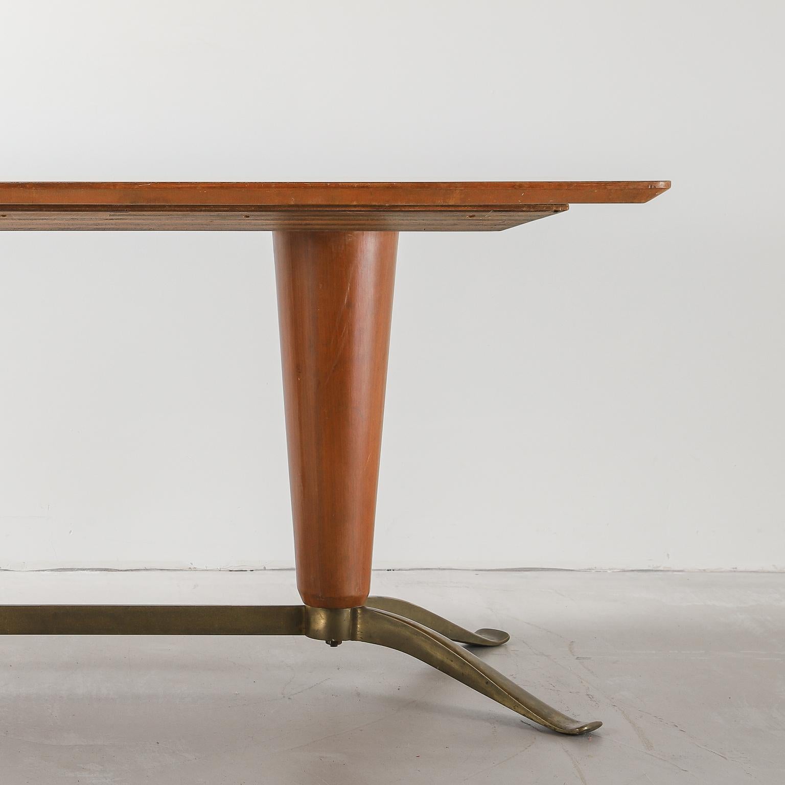 Mid-20th Century Honey Coloured Starburst Pattern Dining Table with Brass Feet 1