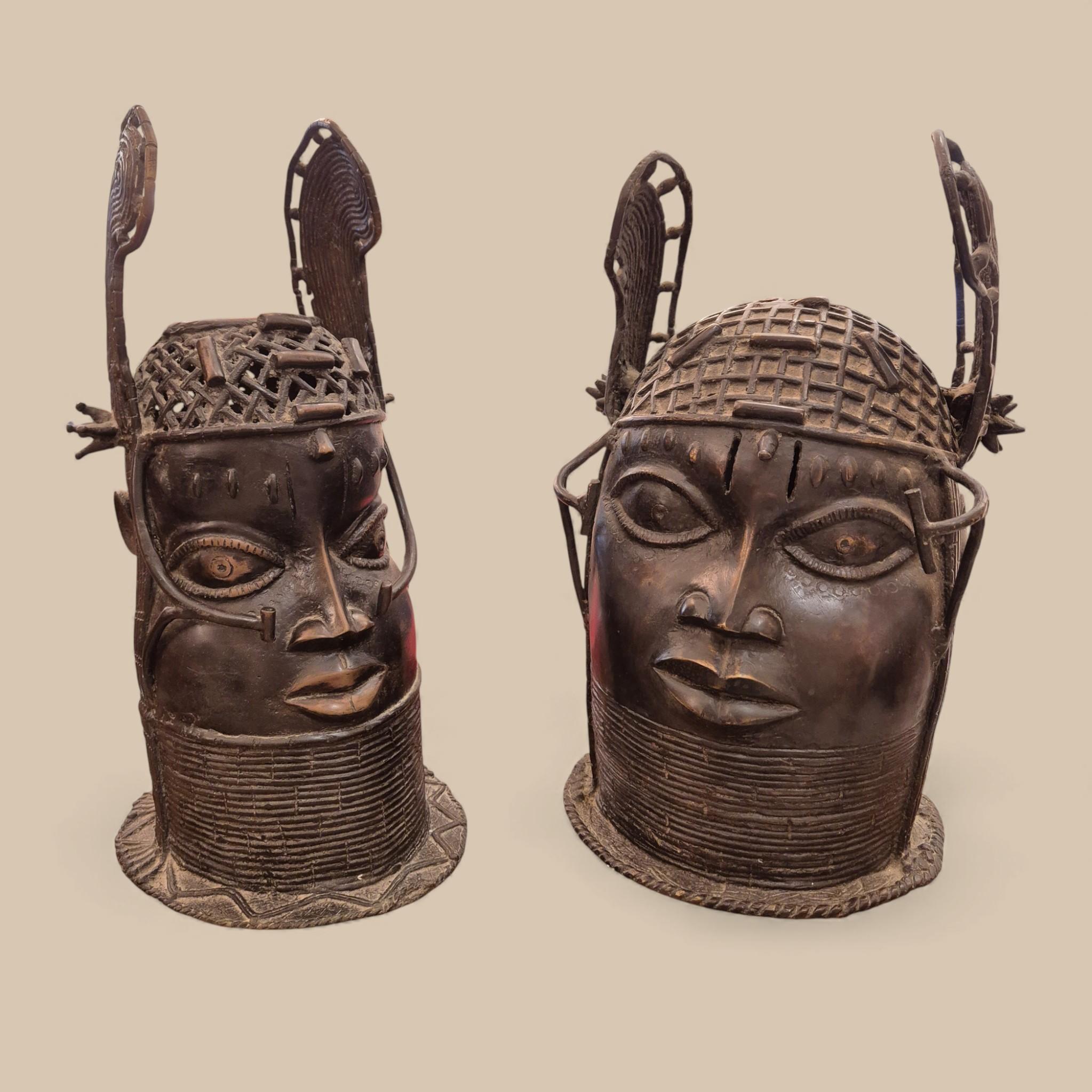 Tête royale en bronze de style Ife du milieu du XXe siècle, Bénin en vente 4