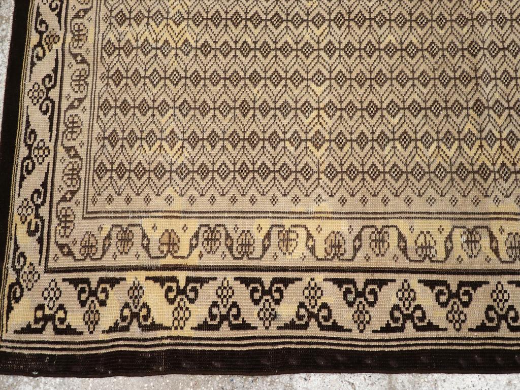 Wool Mid-20th Century Indian Agra Accent Rug For Sale