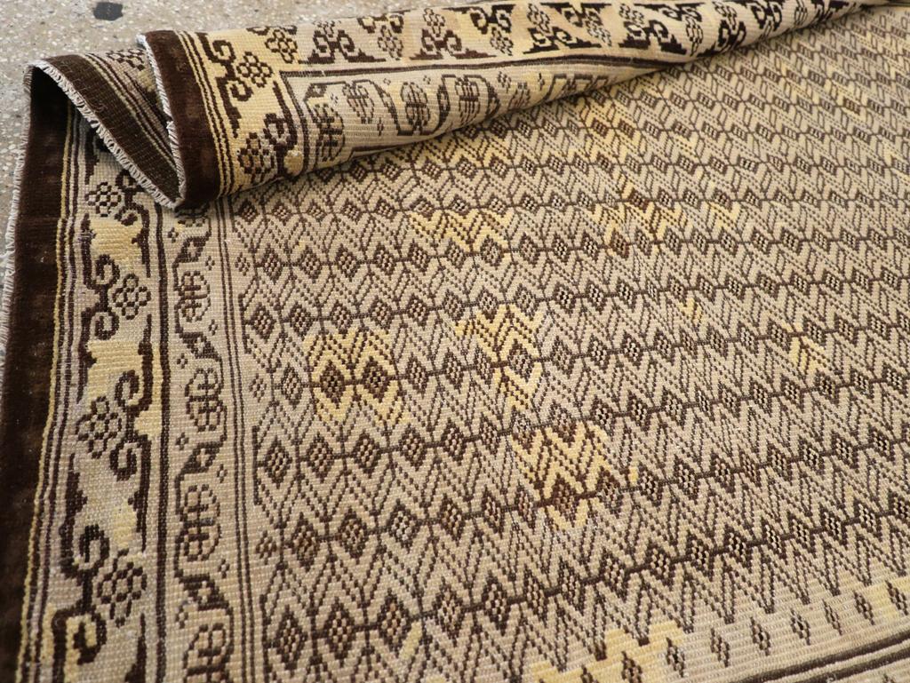 Mid-20th Century Indian Agra Accent Rug For Sale 3