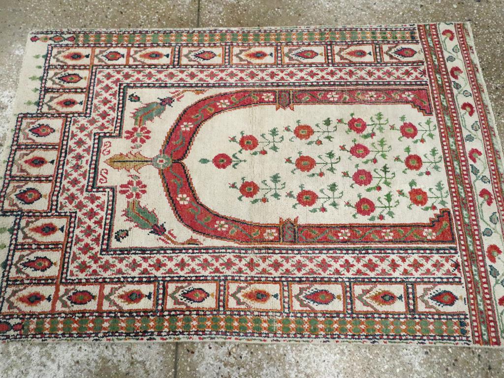 Alfombra Agra de algodón indio de mediados del siglo XX en Excelente estado para la venta en New York, NY