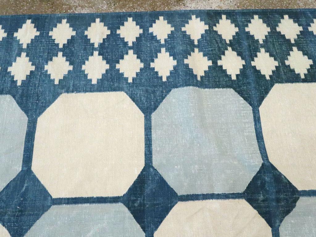 Mid-20th Century Indian Flat-Weave Dhurrie Room Size Carpet in Blue and White 2
