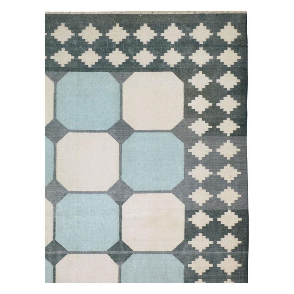 Kilim Mid-20th Century Indian Flat-Weave Dhurrie Room Size Carpet in Grey, Blue, Cream For Sale