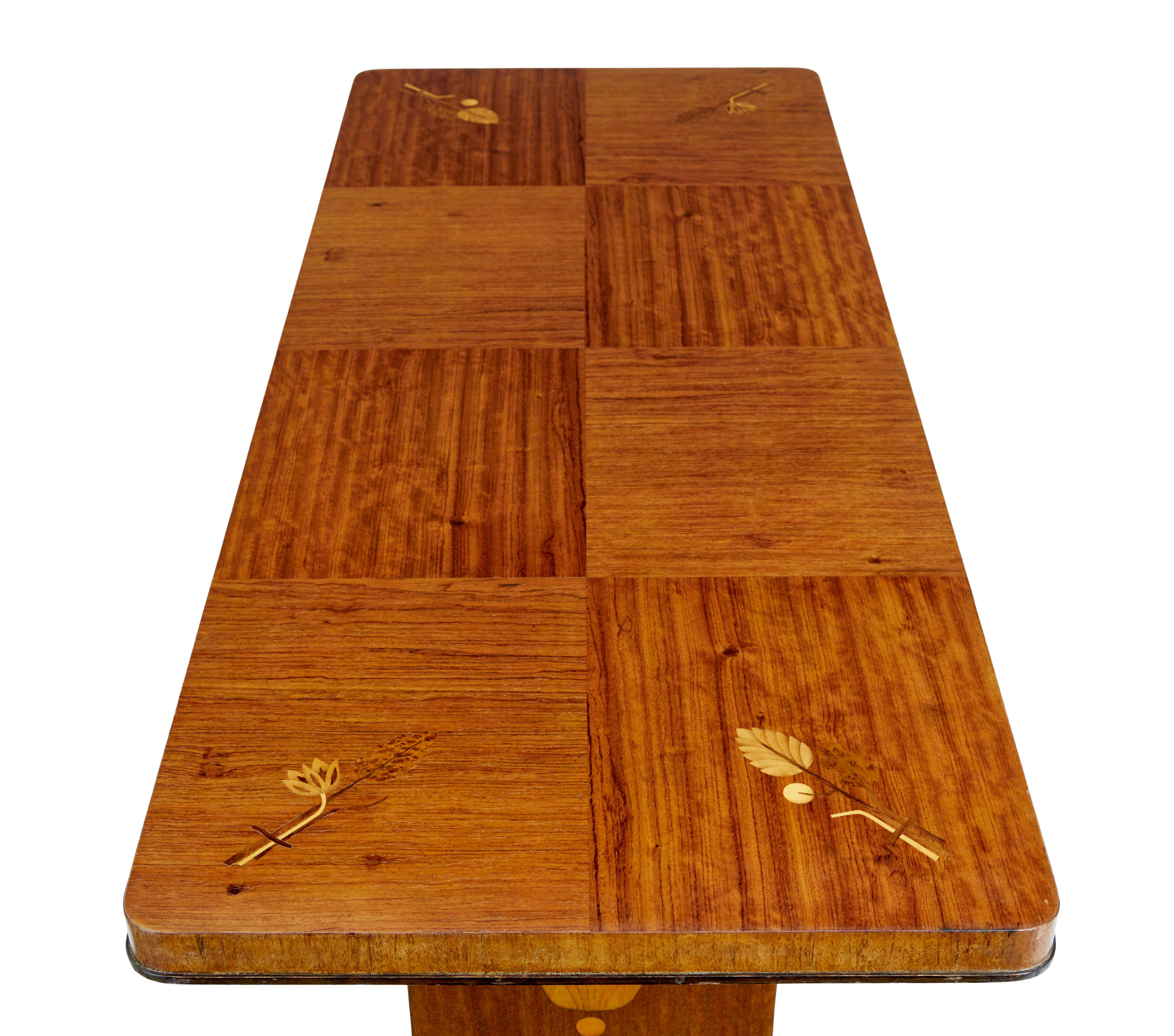 Mid 20th Century inlaid birch coffee table In Good Condition For Sale In Debenham, Suffolk