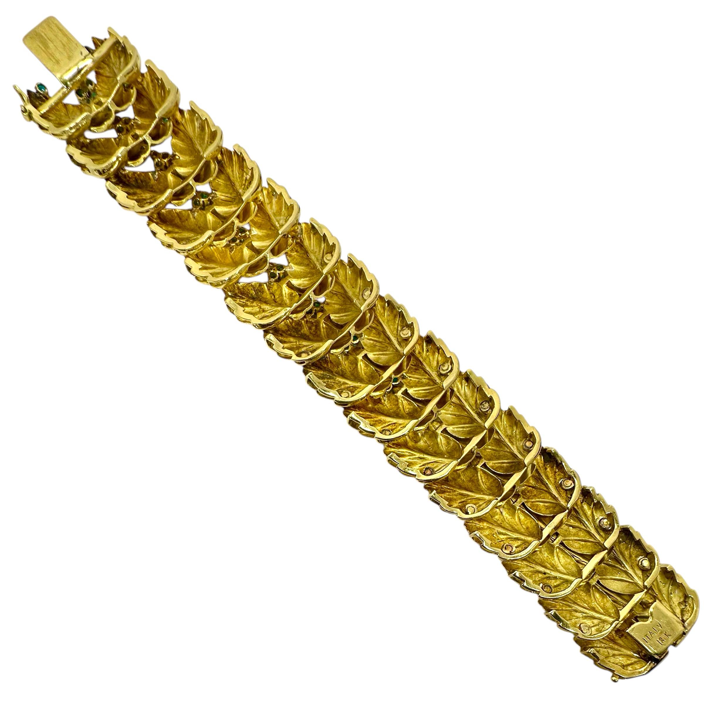 Taille brillant Bracelet italien du milieu du 20e siècle en or 18 carats feuillagé avec diamants et turquoise en vente