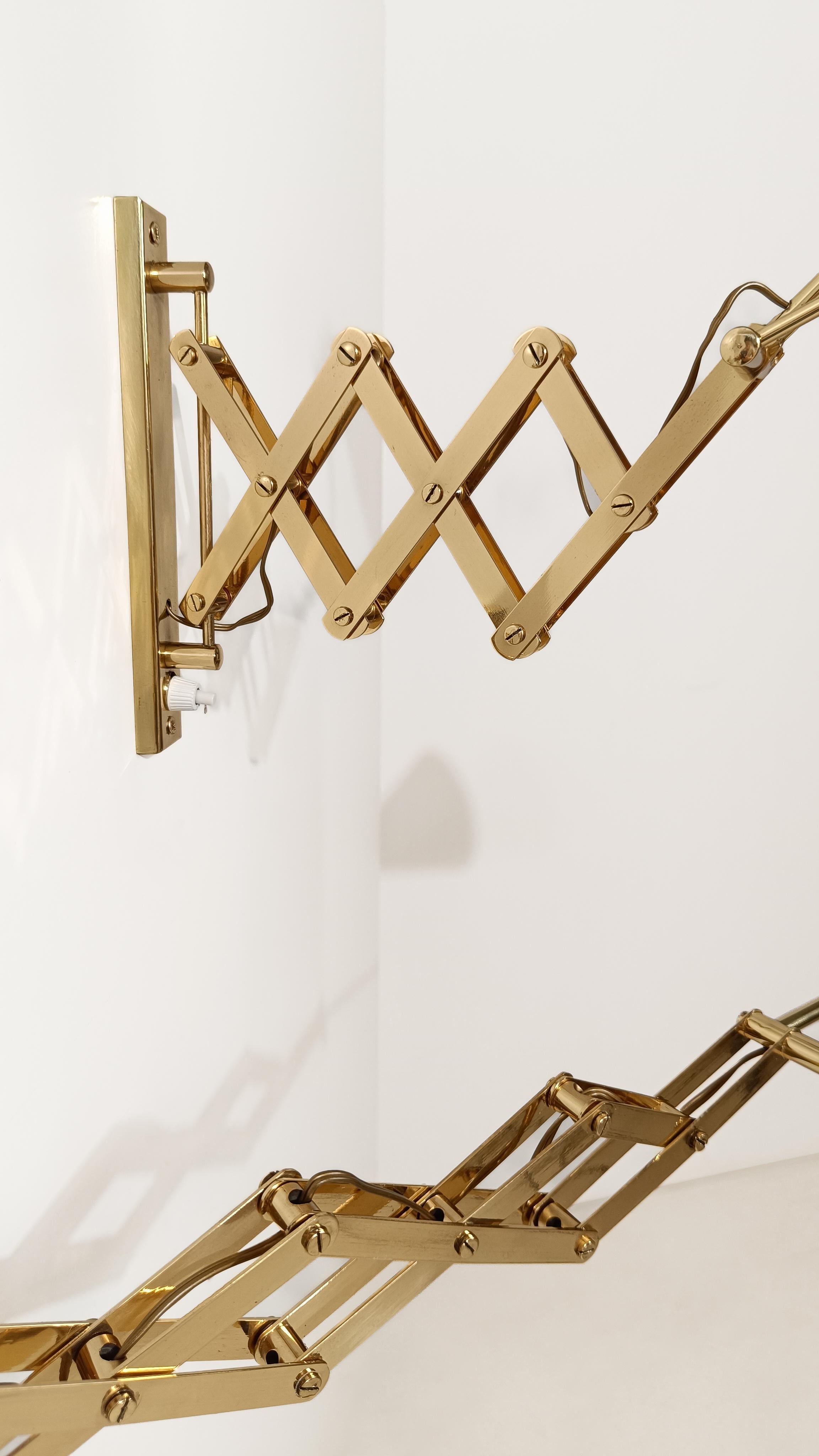 Mid 20th Century Italian Adjustable Wall Lights in Brass & Creamy White Metal For Sale 7