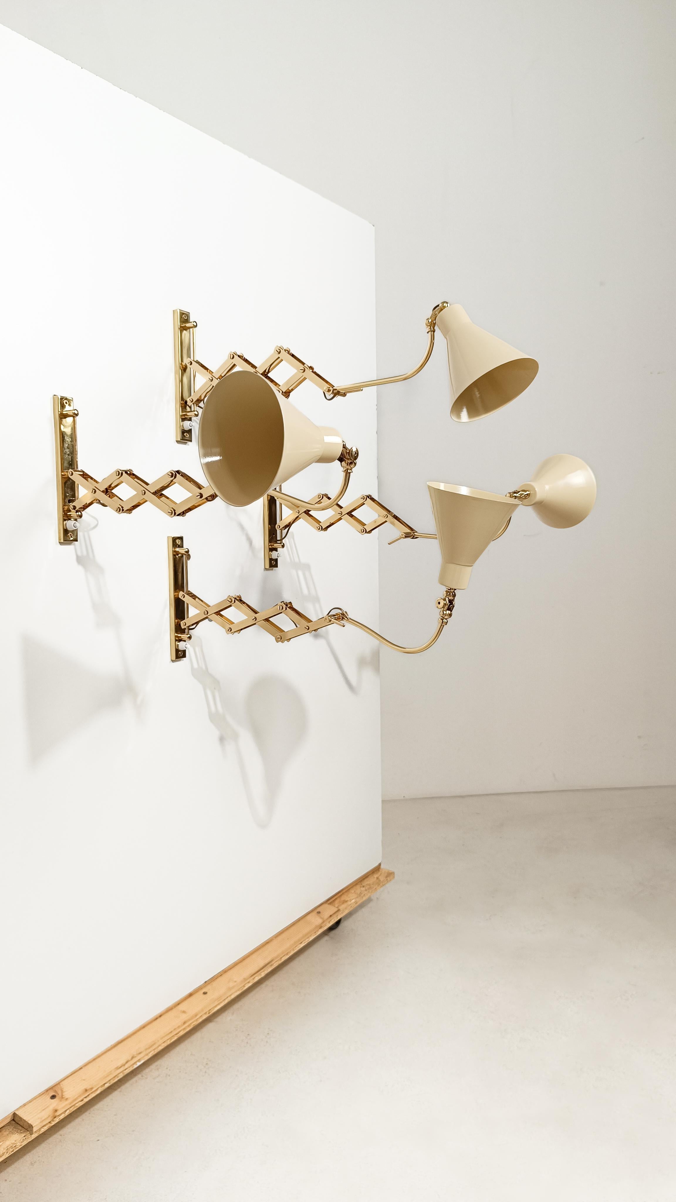 Mid 20th Century Italian Adjustable Wall Lights in Brass & Creamy White Metal For Sale 2