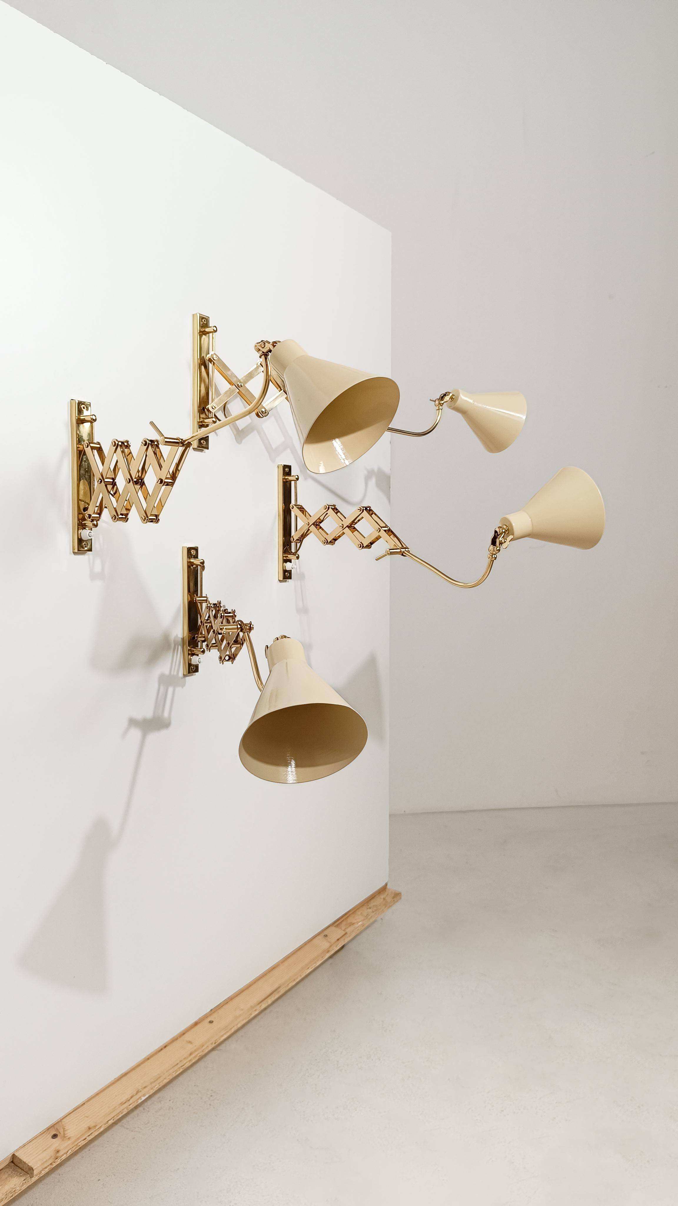 Mid 20th Century Italian Adjustable Wall Lights in Brass & Creamy White Metal For Sale 4