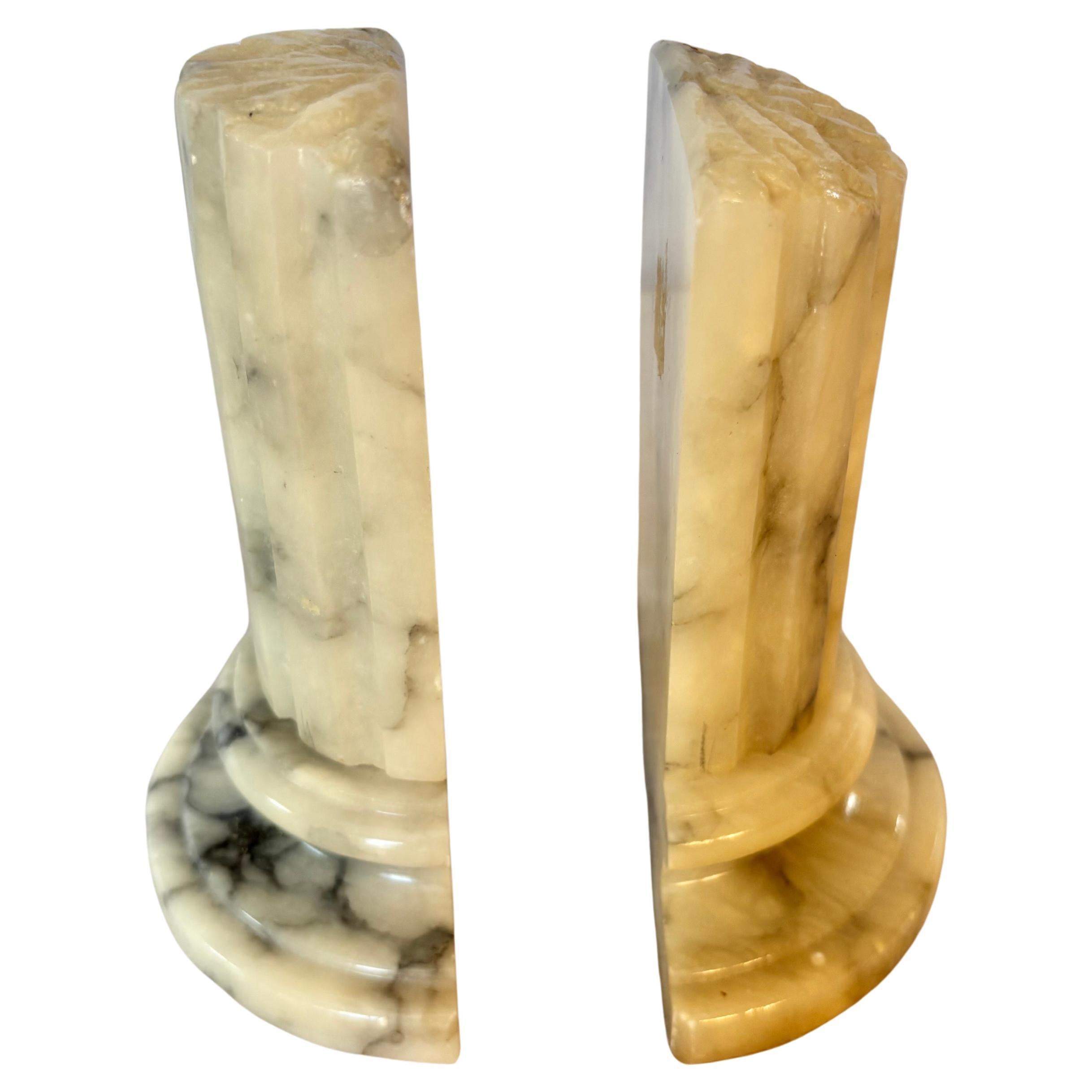 Mitte des 20. Jahrhunderts Italienische Alabaster Säule Buchstützen im Angebot 5