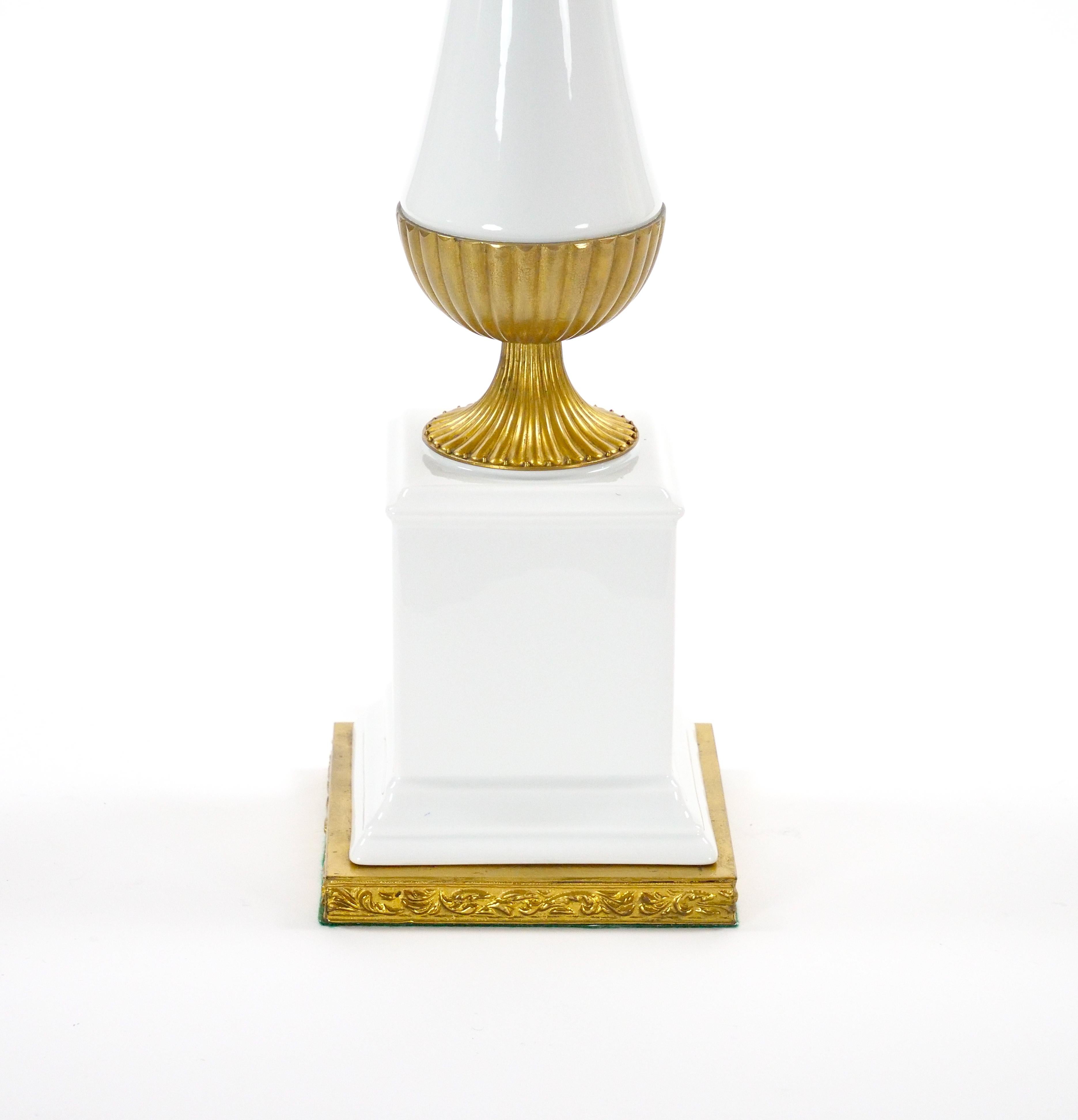 Mid-20th Century Italian Art Deco Porcelain Table Lamps/Gilt Brass Accents In Good Condition For Sale In Tarry Town, NY