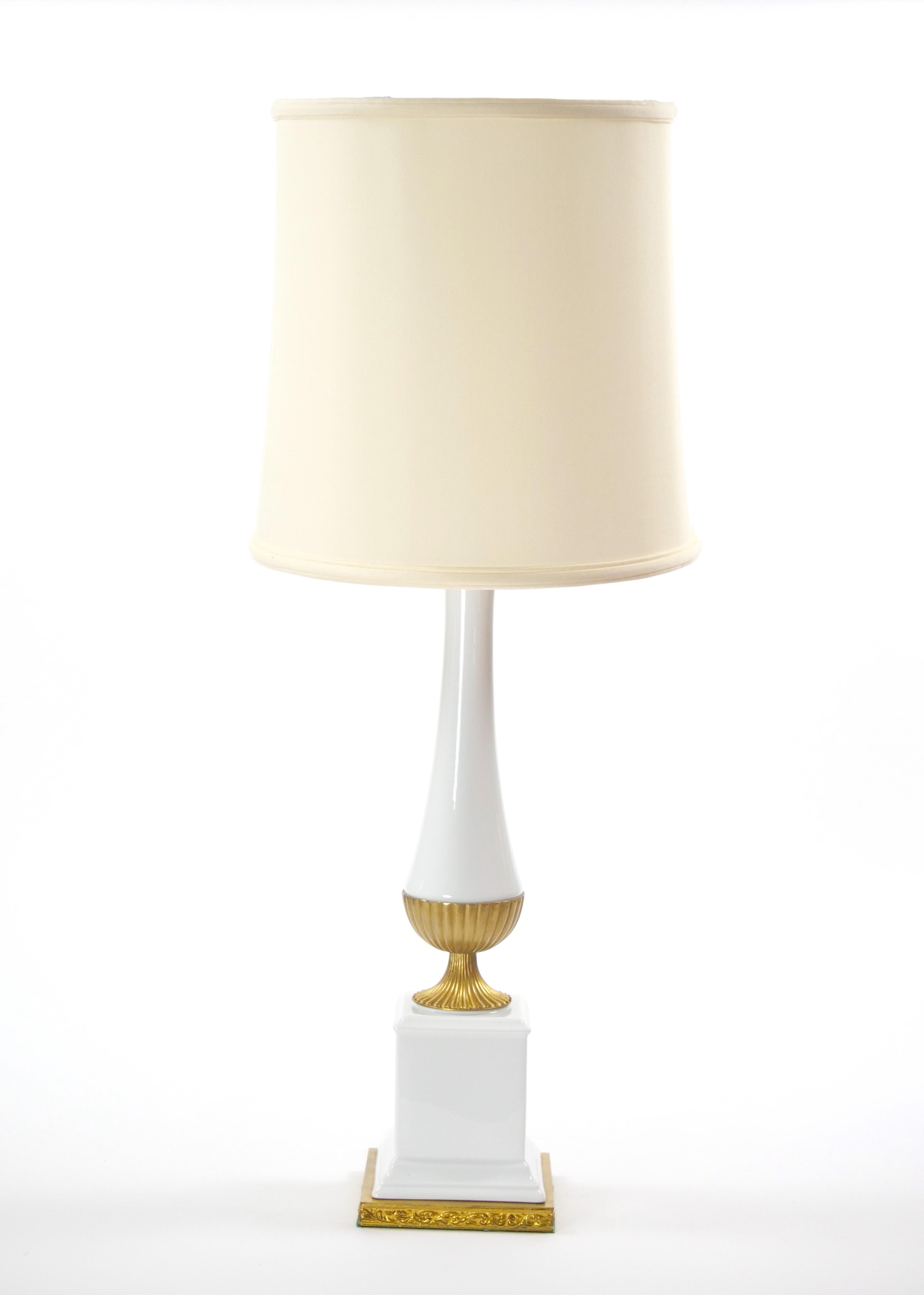 Mid-20th Century Italian Art Deco Porcelain Table Lamps/Gilt Brass Accents For Sale 4