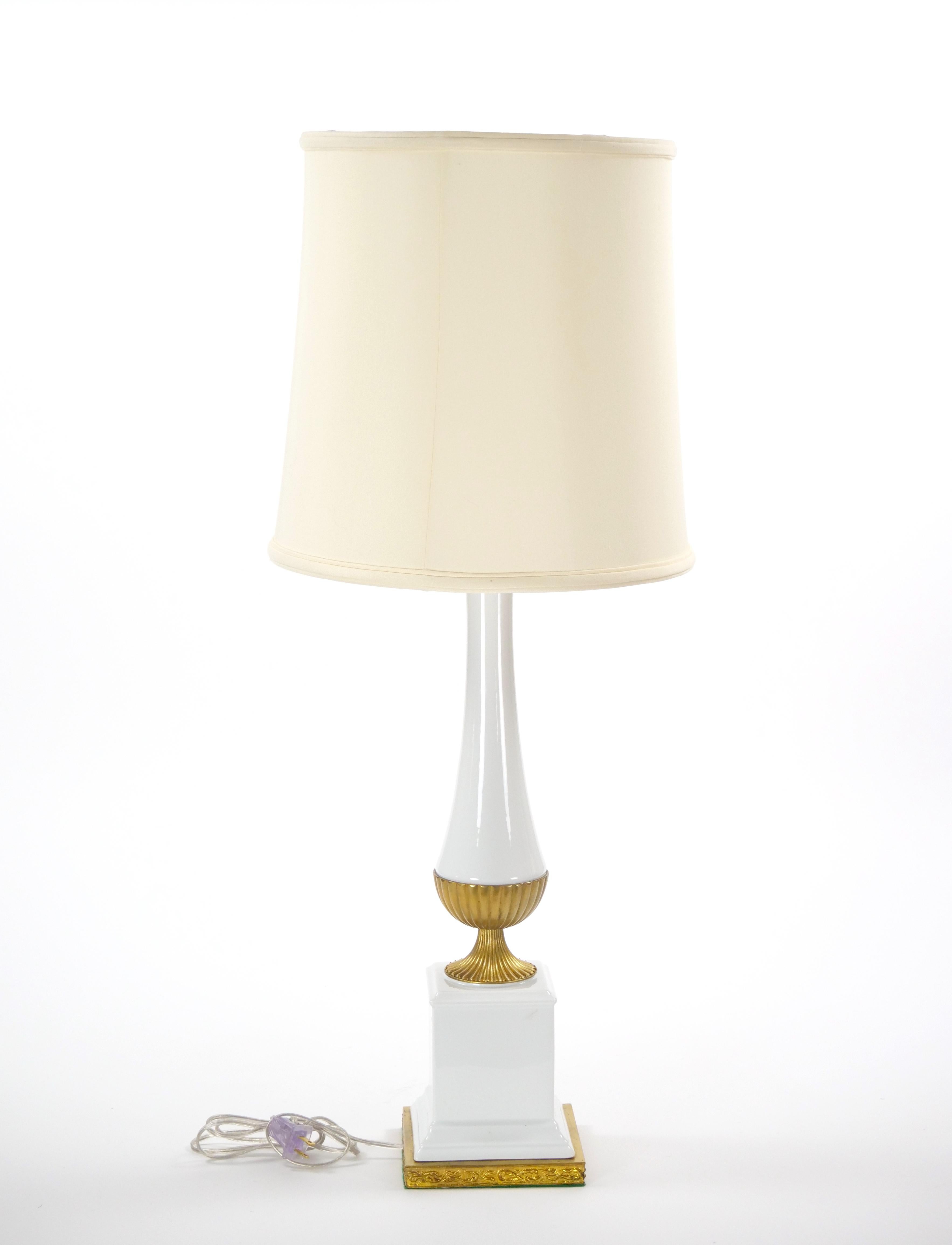 Mid-20th Century Italian Art Deco Porcelain Table Lamps/Gilt Brass Accents For Sale 5